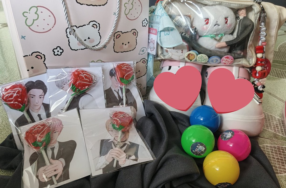 wikkichii's tweet photo. Hey Pllis! I'll be giving these away later at @PLAVE_PH . It's just a quick present 🥰 I hope you'll like it!! #OurMovieChapter3 

See you later!! https://t.co/K5wLag29Z0