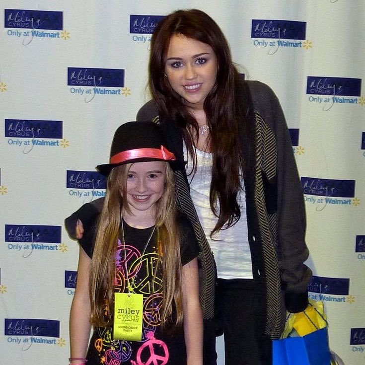 Miley Updates tweet media