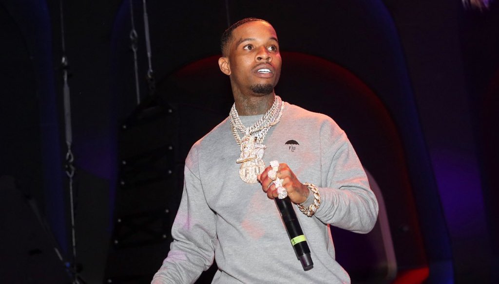 clippedszn's tweet photo. Tory Lanez becomes the FIRST rapper to use streamers for his album rollout 👀

- DDG (Ep. 1)
- N3ON (Ep. 2)
- Adin Ross (Ep. 3)

Sl-tty Bass dropping April 3rd. https://t.co/zK4r9pi2dE