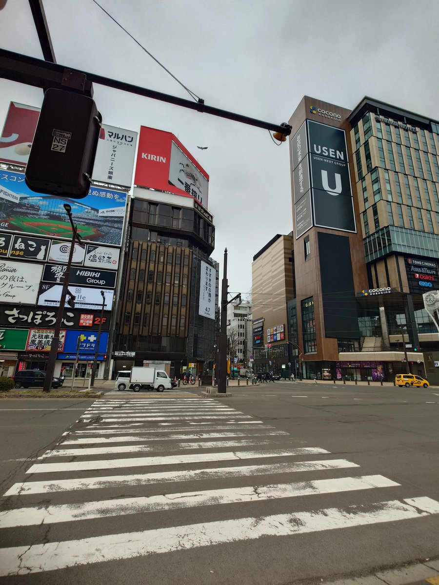 こみこ tweet media