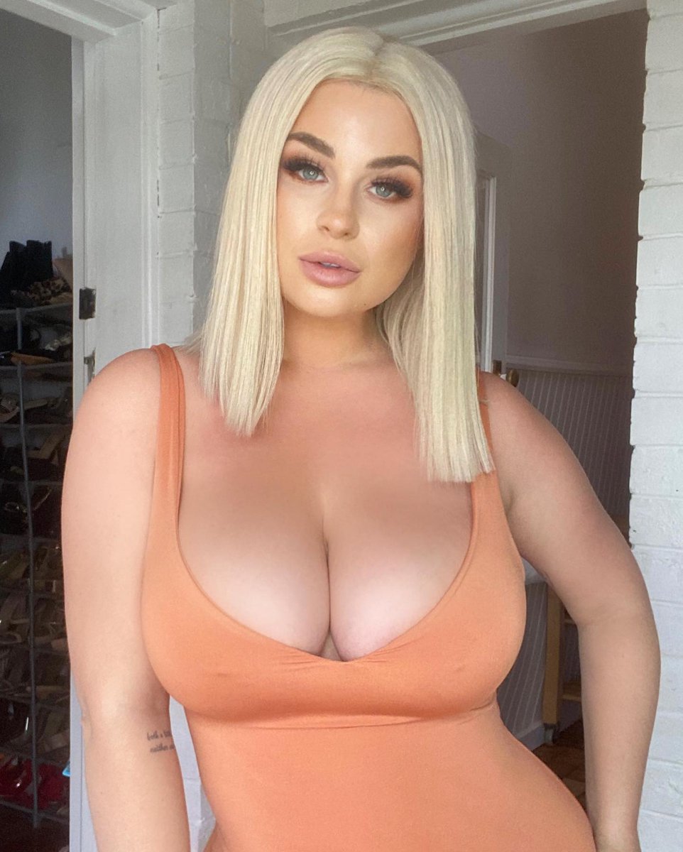 Pinupfiles Fan tweet media