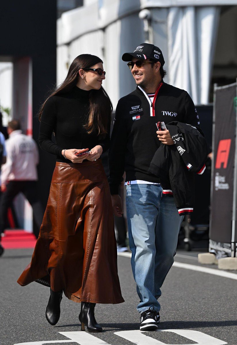Checo y Carola llegando al paddock hoy! 😭🫶🏻✨

#JapaneseGP