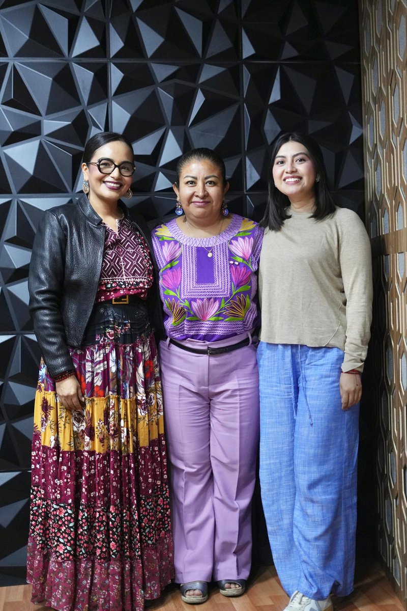 lizarroyo4t's tweet photo. 📸 Así se vivió #MicroAbierto: Tu voz sin restricciones 🎙️
En este programa conversamos sobre los sistemas normativos indígenas y la participación de las mujeres. Agradezco a la Magistrada Gloria Ángeles Cruz López por acompañarnos.
¡Nos escuchamos el próximo viernes! 🎙️ https://t.co/64t0pDvm75