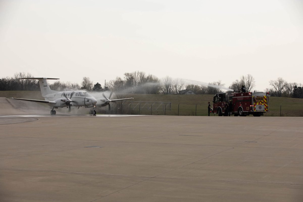 kentuckyguard's tweet image. After more than 20 years of dedicated service, CW5 Chad Russell took to the skies one final time, completing his last flight aboard a C-12 at Boone National Guard Center in Frankfort, March 26. 

#congrats #finalflight