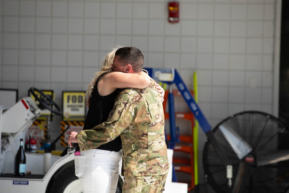 kentuckyguard's tweet image. After more than 20 years of dedicated service, CW5 Chad Russell took to the skies one final time, completing his last flight aboard a C-12 at Boone National Guard Center in Frankfort, March 26. 

#congrats #finalflight