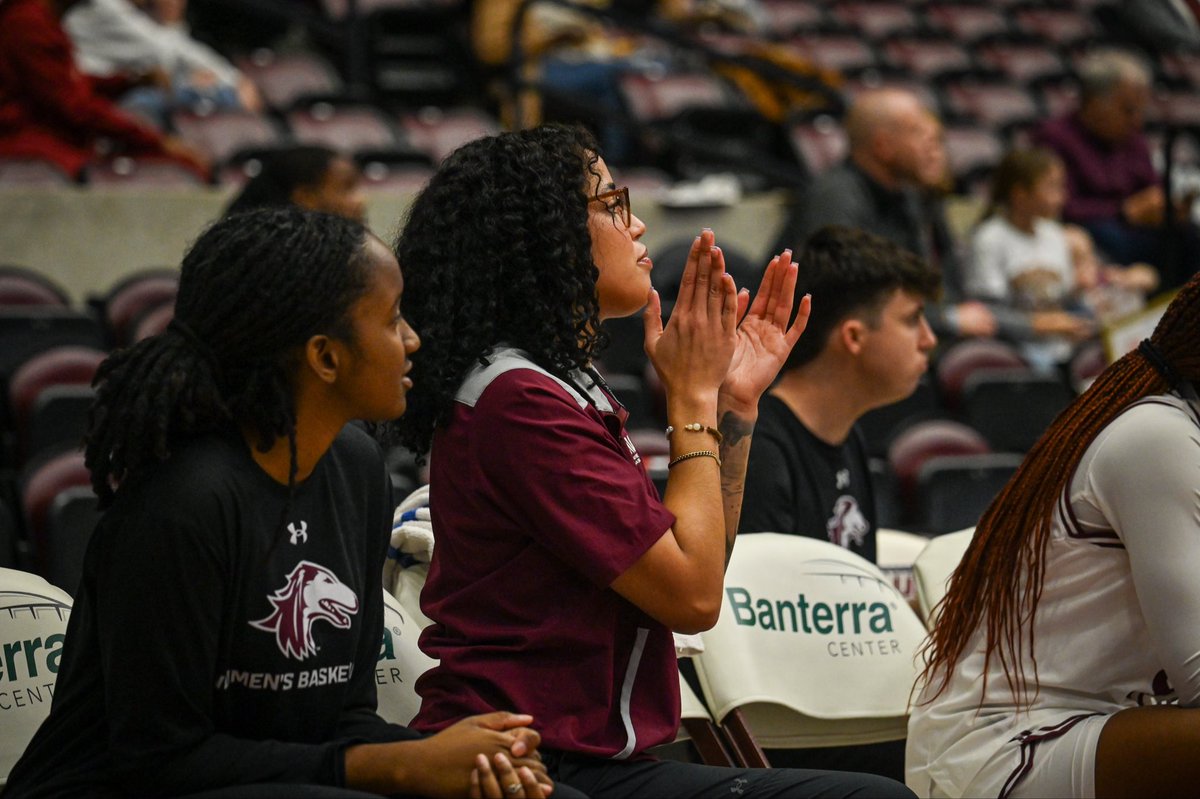SIU_WBasketball's tweet photo. March is National Athletic Training Month, so we wanted to recognize our amazing trainer, Jodi Malichi!

Thank you for everything you do for our athletes and program!

#Salukis https://t.co/p483mnwPUl