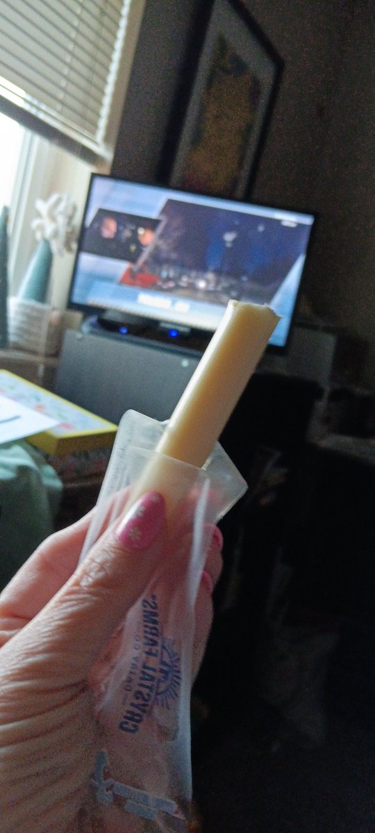 jeanni8334's tweet photo. I'm having cheese sticks and looking at all your pictures of your yummy tacos! I put tacos on the menu for lunch tomorrow at work, I may have to go get some for my lunch.
@SuzScraps @OfficialOPLive #OPlive
#meatlessFriday https://t.co/ScPlPwNpGO