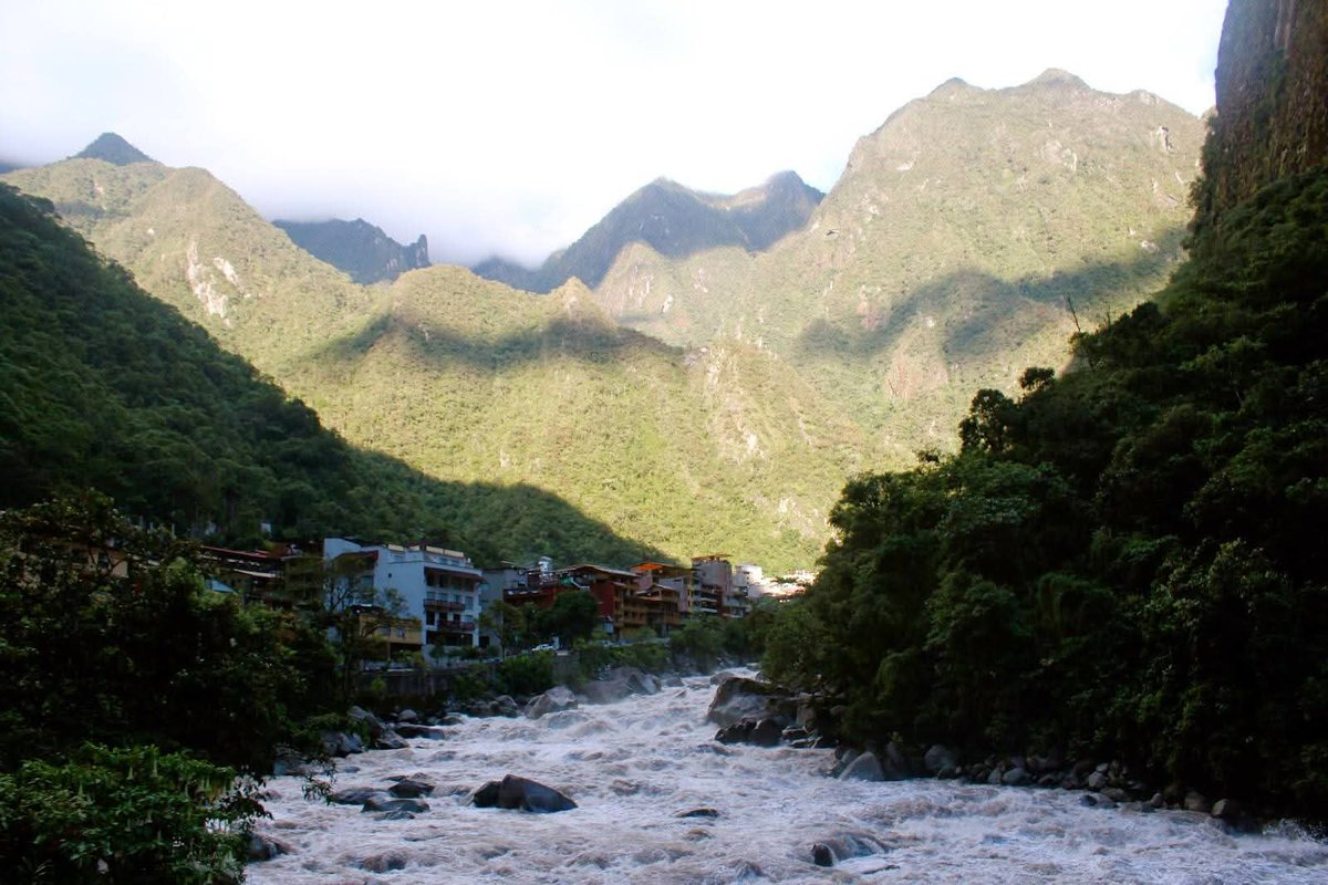 Ediciones Región. tweet media