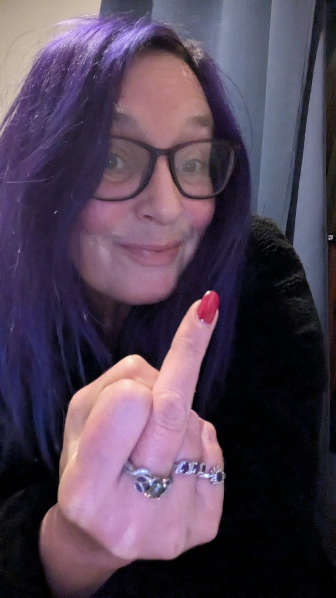 Claire Behind The Hair tweet media