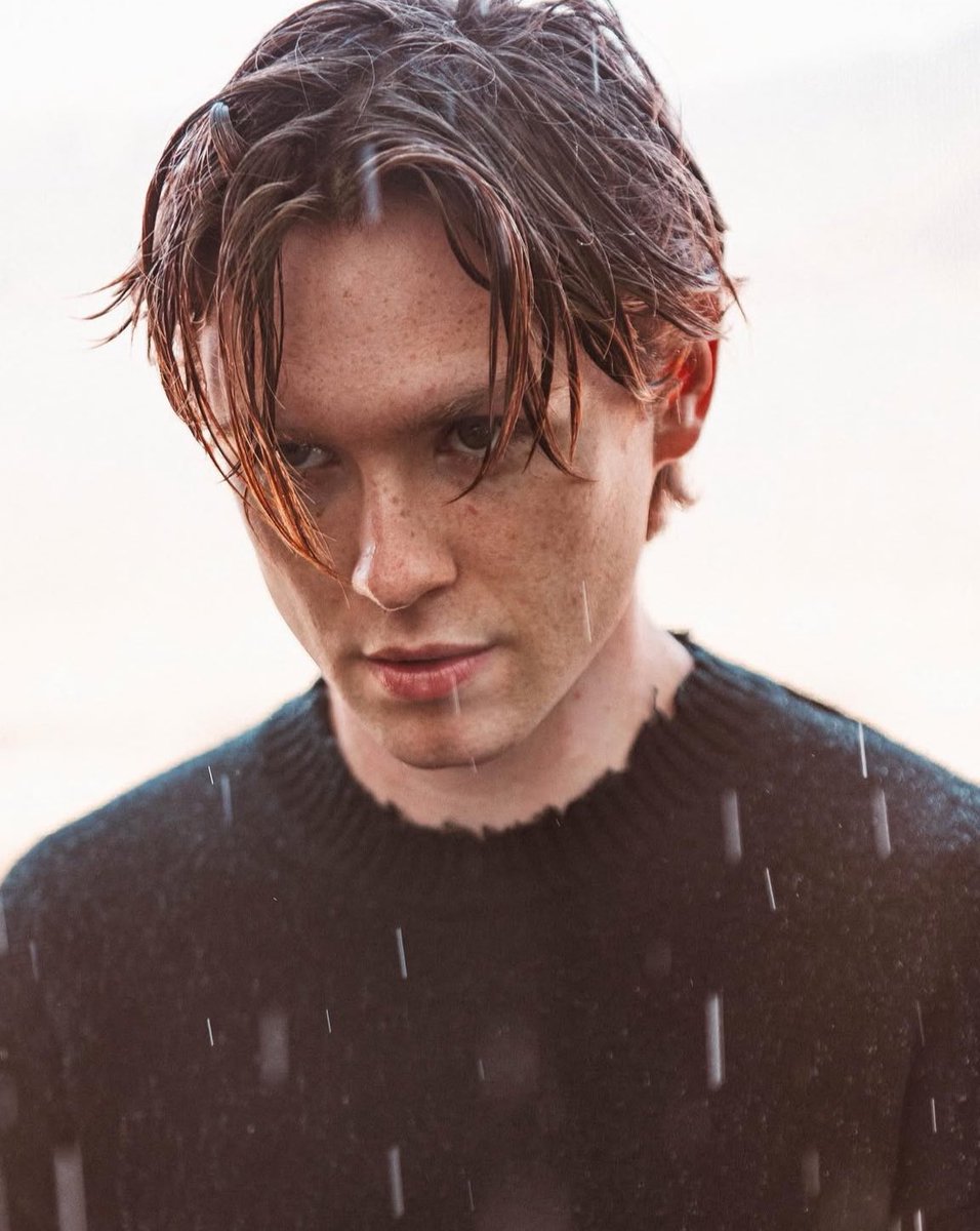 the tall tweet media