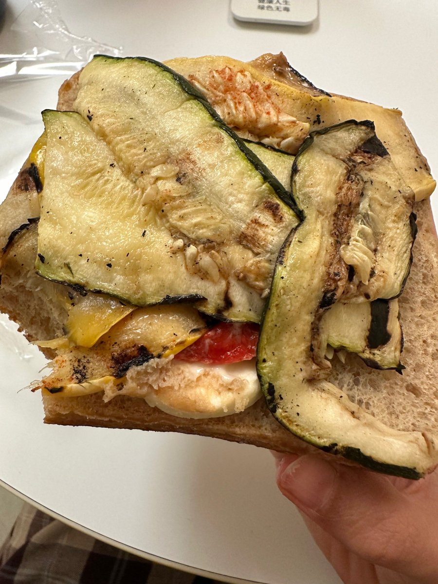 Alice24_10 tweet media