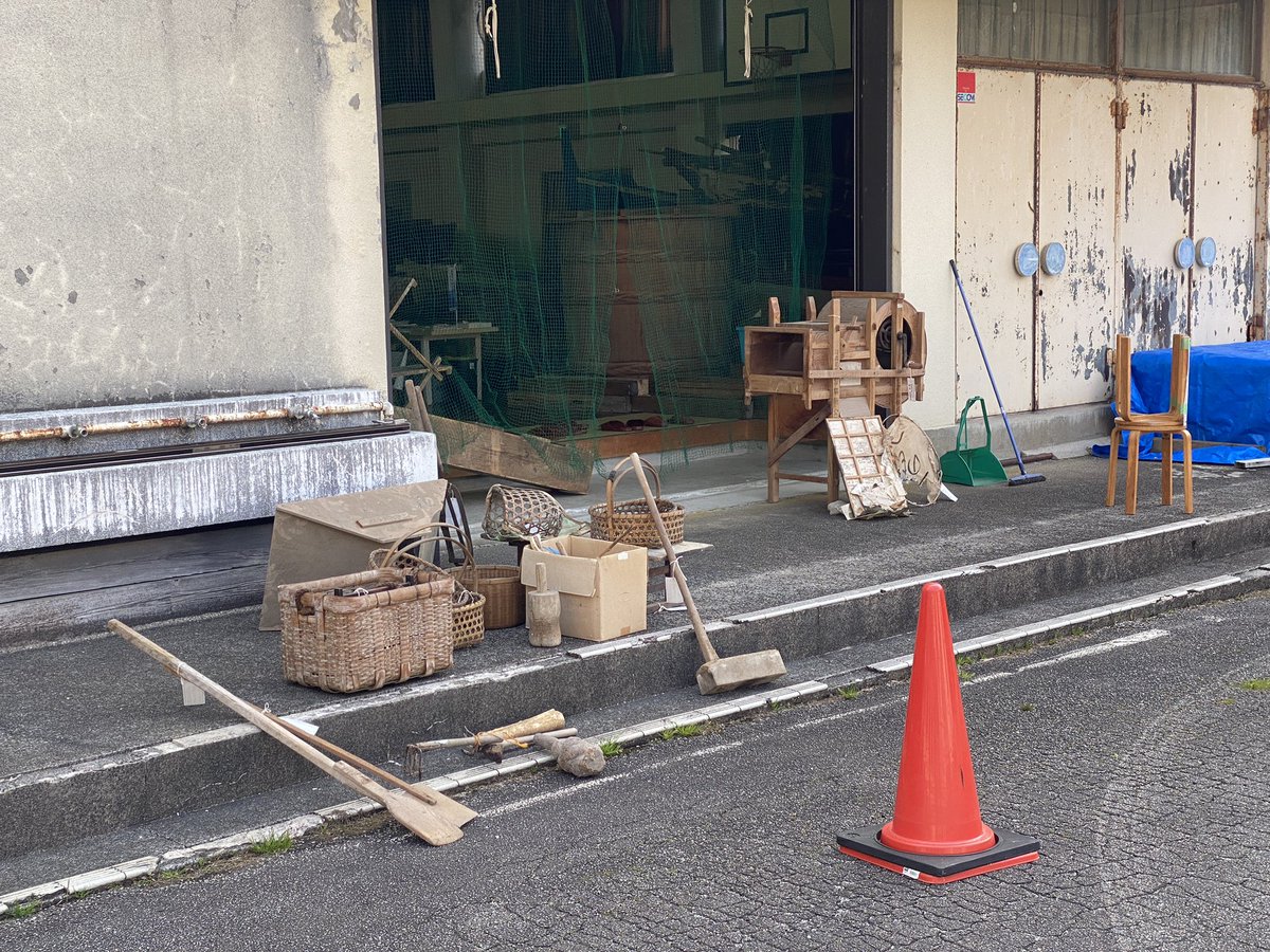 himicitymuseum's tweet photo. 本日28日は氷見市立博物館分館、氷見市文化財センター今年1回目の開館日です。冬の間に寄贈された民具の整理をしながら皆様のご来館お待ちしております。 https://t.co/yzng1AkQUg