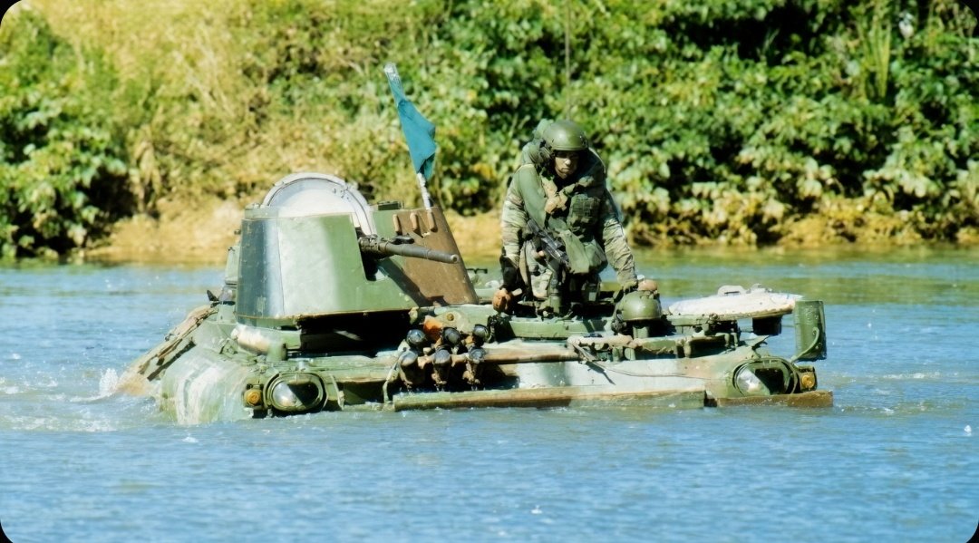 Mifv River crossing exercise of Malaysian Army K200A1 MIFV. If the Army ever ...