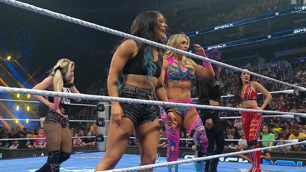 Roman Reigns SZN 💥 tweet media