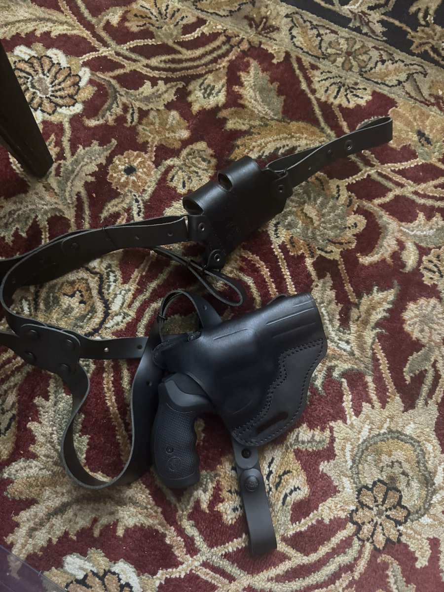 Velcro Ripper tweet media