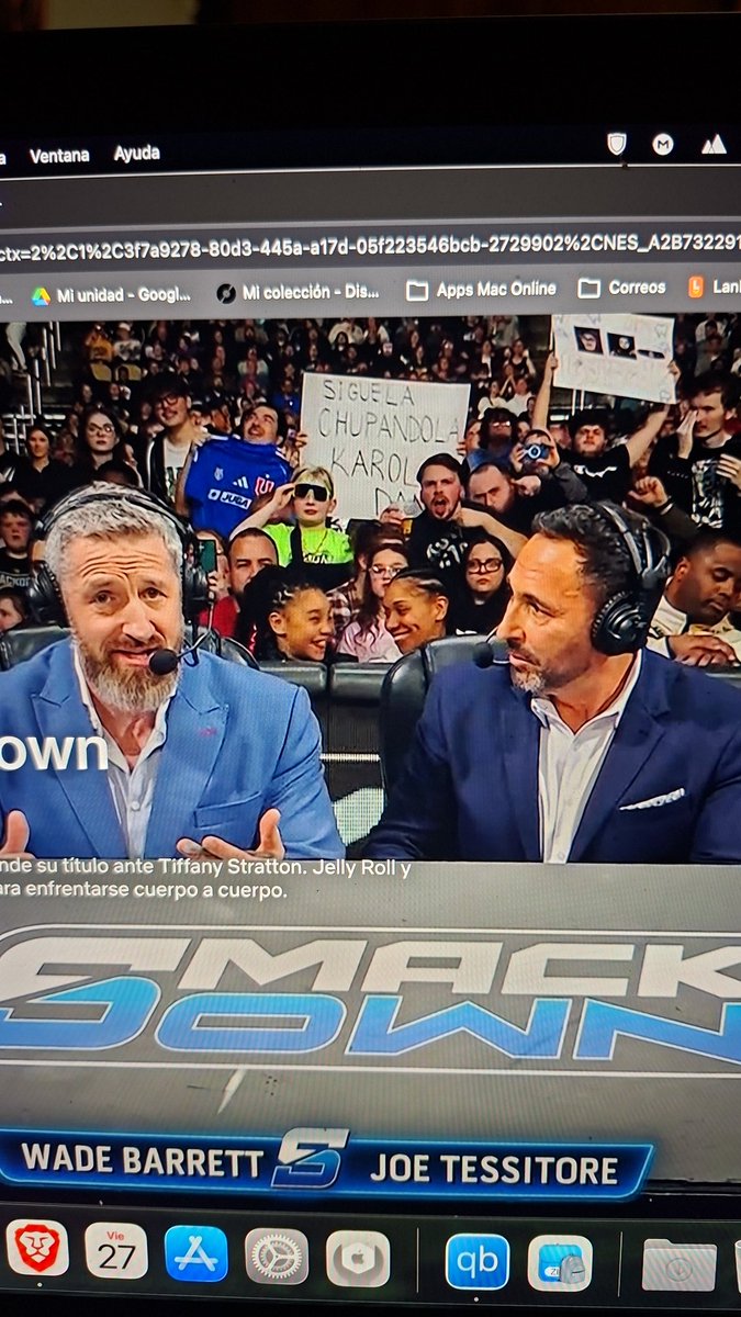 kiwitron_cs's tweet photo. Y siguen hueveando a #karoldance #smackdown #wwe #chile https://t.co/VSUHuMdVTY
