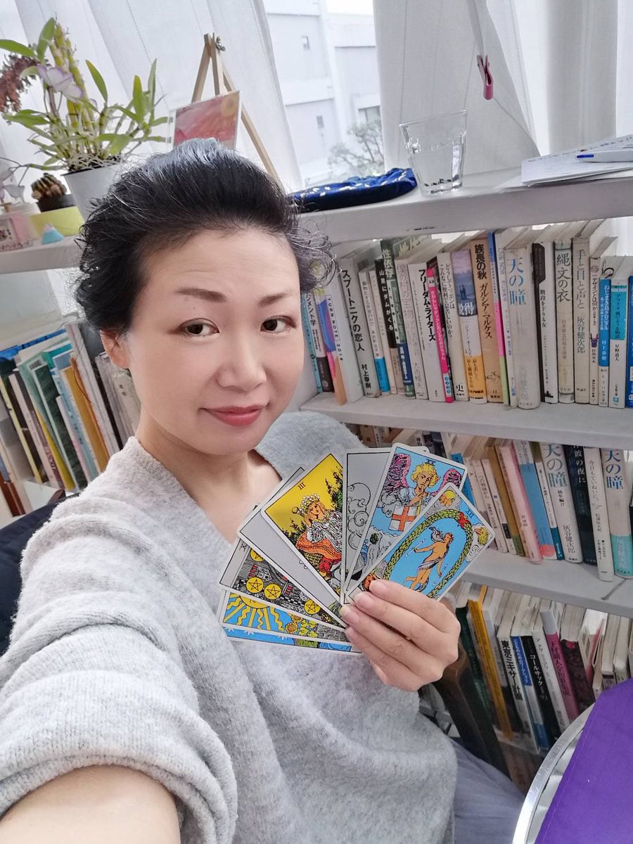 ギャラリーアンド占いシコウ tweet media