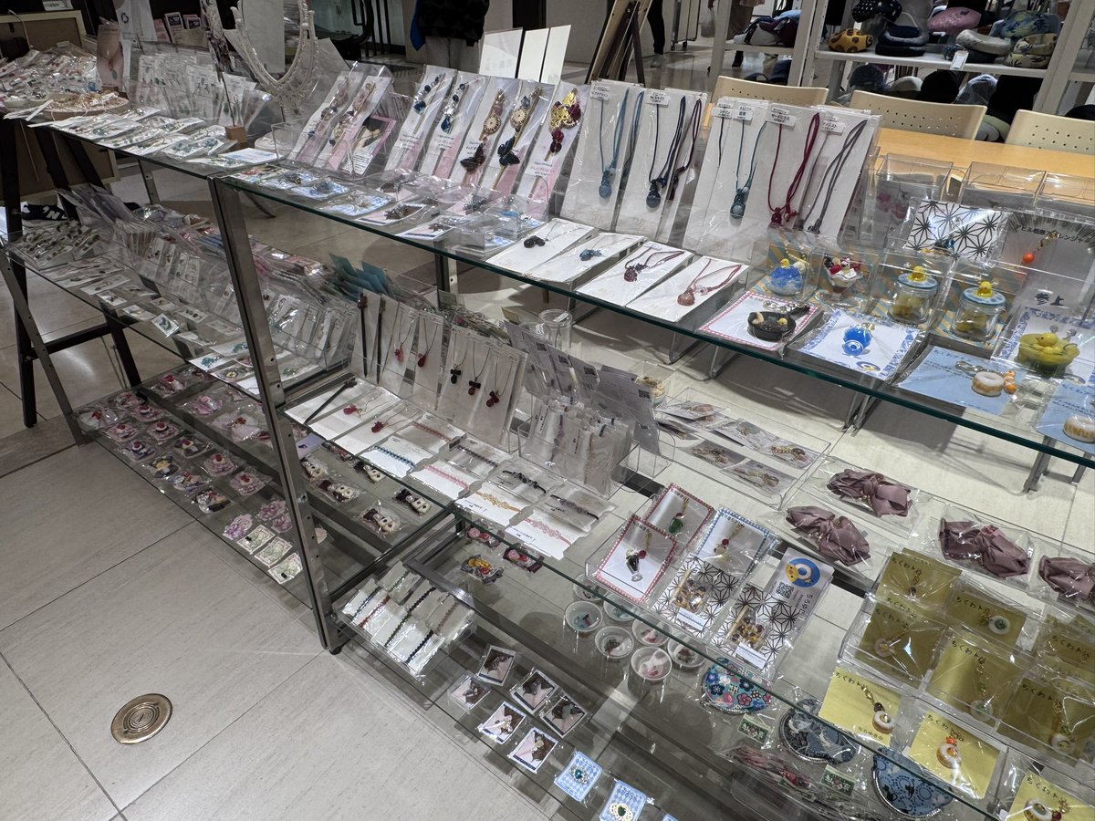 colorless@ハンドメイドイベントきらめきめると tweet media