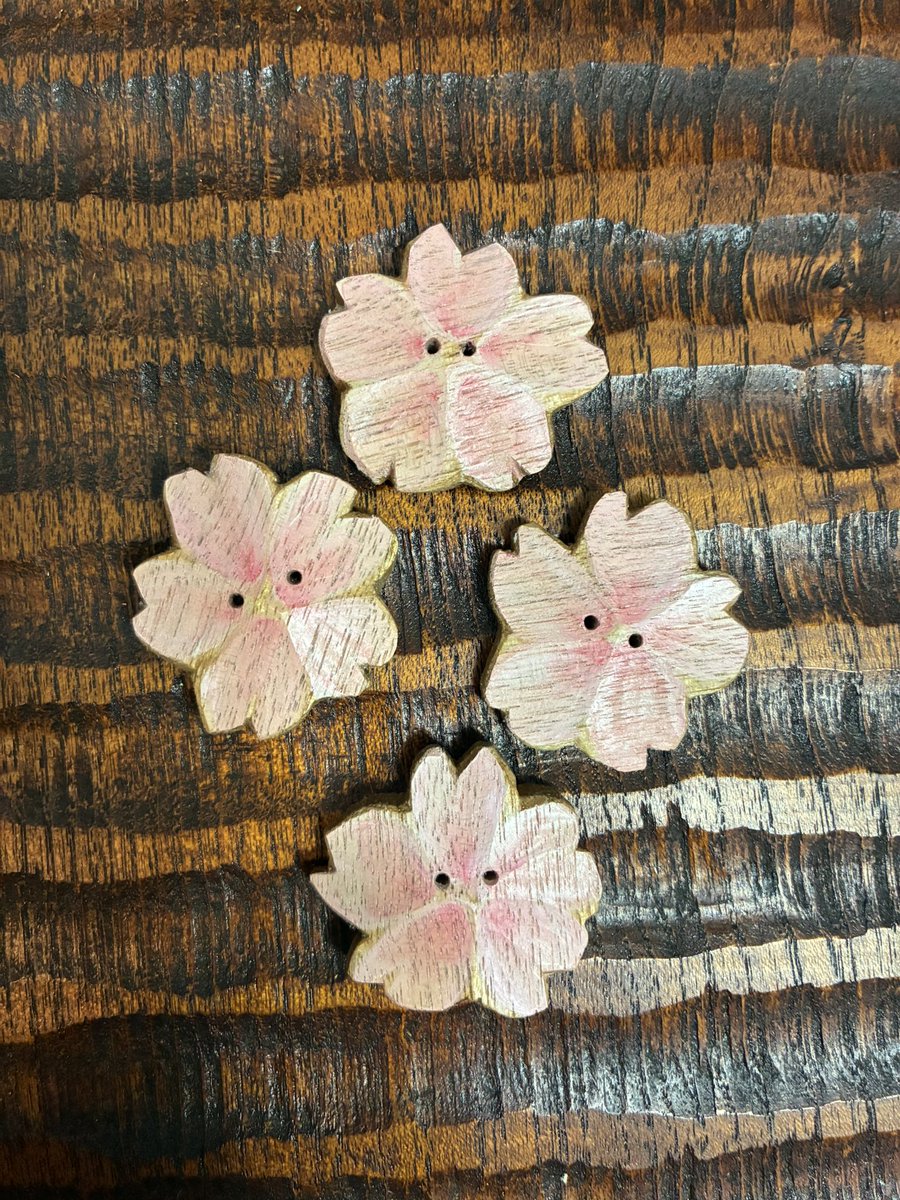 09s502's tweet image. 桜のボタン🌸
ぜひお手に取ってご覧ください🌸
⁡
ボタン展開催中です🙌
⁡
#wood
#craft
#ACギャラリー
#ボタン展
⁡
#ボタン
#桜