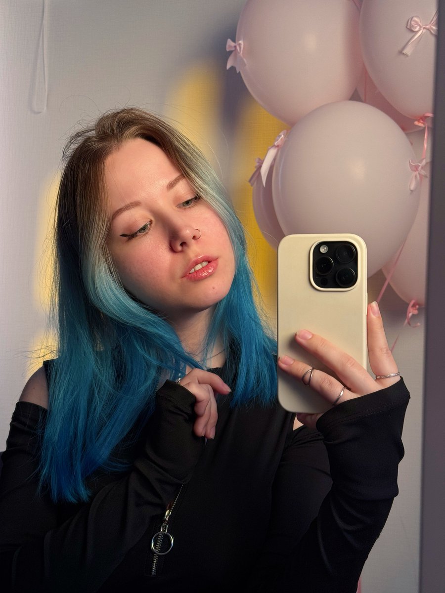 Blue Moon tweet media