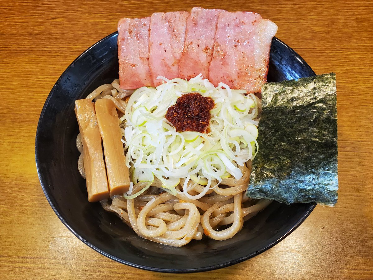 らーめん にい村 tweet media