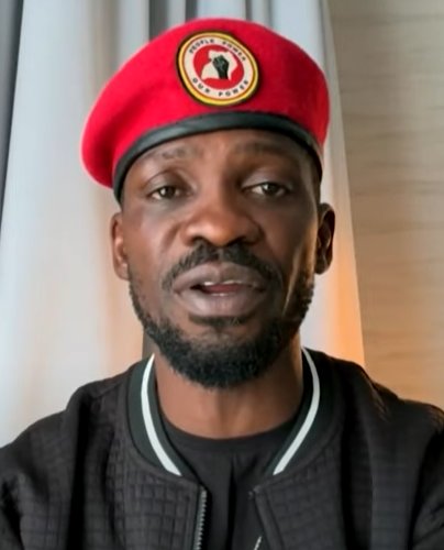 #BREAKINGNEWS: The State of Uganda's Opposition Leader, <a href="/HEBobiwine/">BOBI WINE</a> has finally, Secretly Met with  <a href="/POTUS/">President Donald J. Trump</a>  <a href="/realDonaldTrump/">Donald J. Trump</a> at Palm Beach, Mar_a_Lago, Florida, at the Wealth Residence. He first Met Trump at Capitol Hill Shortly, then a Secret Meeting Appointment was rescheduled.