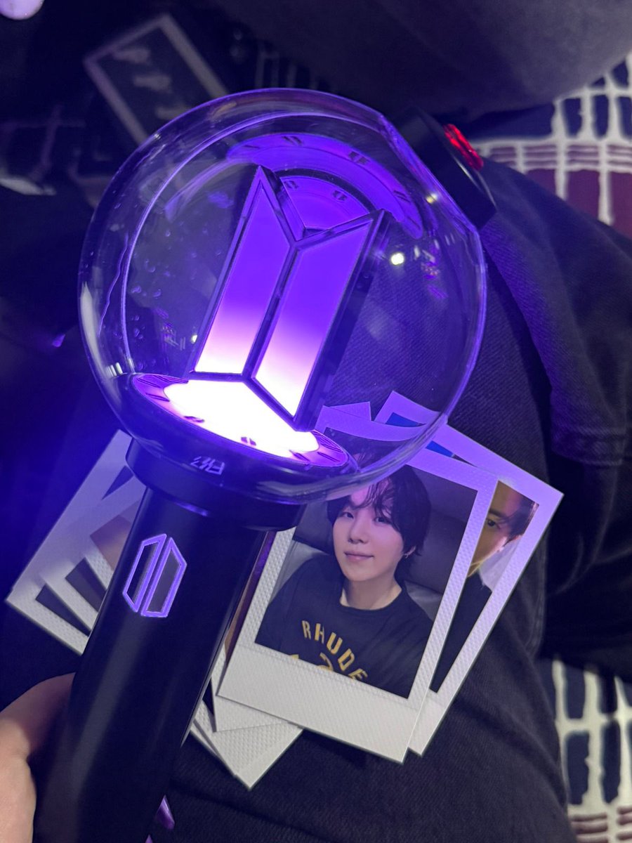 Angelluz ⁷🇨🇴 IS SEEING BTS tweet media