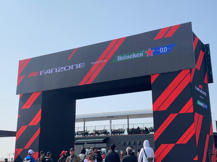 sparkmodeljapan's tweet image. 現在開催中F1日本GP。
鈴鹿サーキットのF1  FANZONE内AramcoブースにてSpark製モデルカーと1／5スケールヘルメットを展示中。
モデルカーは1／8、1／12、1／18、1／43、1／64と見応え満点です。
ぜひお越しください❗️
#F1 #Spark