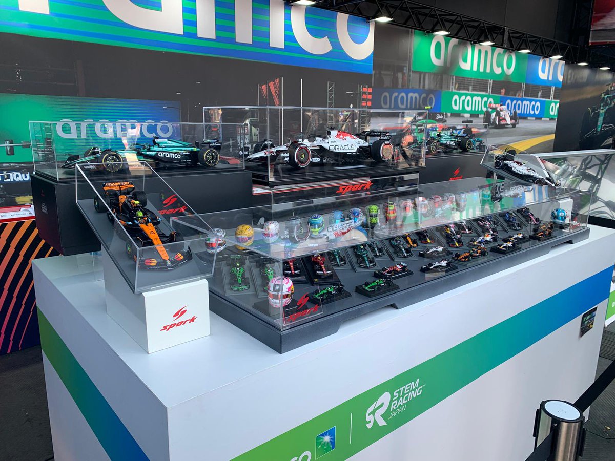 sparkmodeljapan's tweet image. 現在開催中F1日本GP。
鈴鹿サーキットのF1  FANZONE内AramcoブースにてSpark製モデルカーと1／5スケールヘルメットを展示中。
モデルカーは1／8、1／12、1／18、1／43、1／64と見応え満点です。
ぜひお越しください❗️
#F1 #Spark