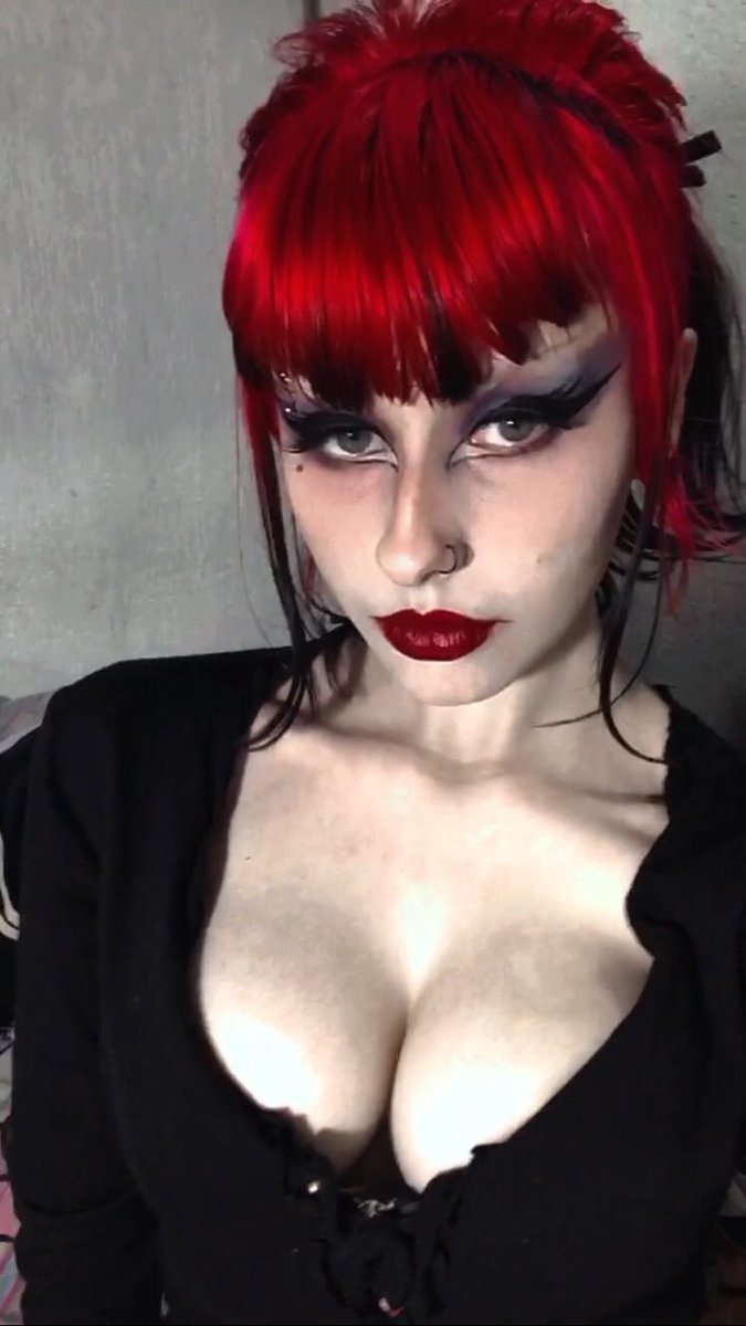 mary hellraiser ⛧ | filha de till lindemann tweet media