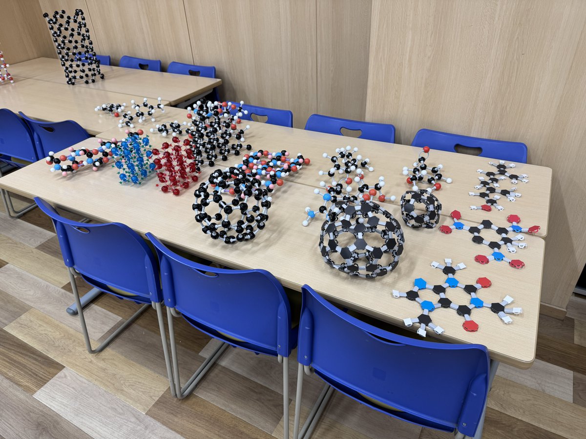 appchem_cit's tweet photo. 本日は千葉工業大学の津田沼キャンパスにてオープンキャンパスです！
応用化学科は6号館1階612教室で学科紹介、個別相談、パネル展示などを行なっています。
皆さまのご来場をお待ちしております！
#千葉工業大学 #応用化学科 #オープンキャンパス https://t.co/sWVM6hMuVU