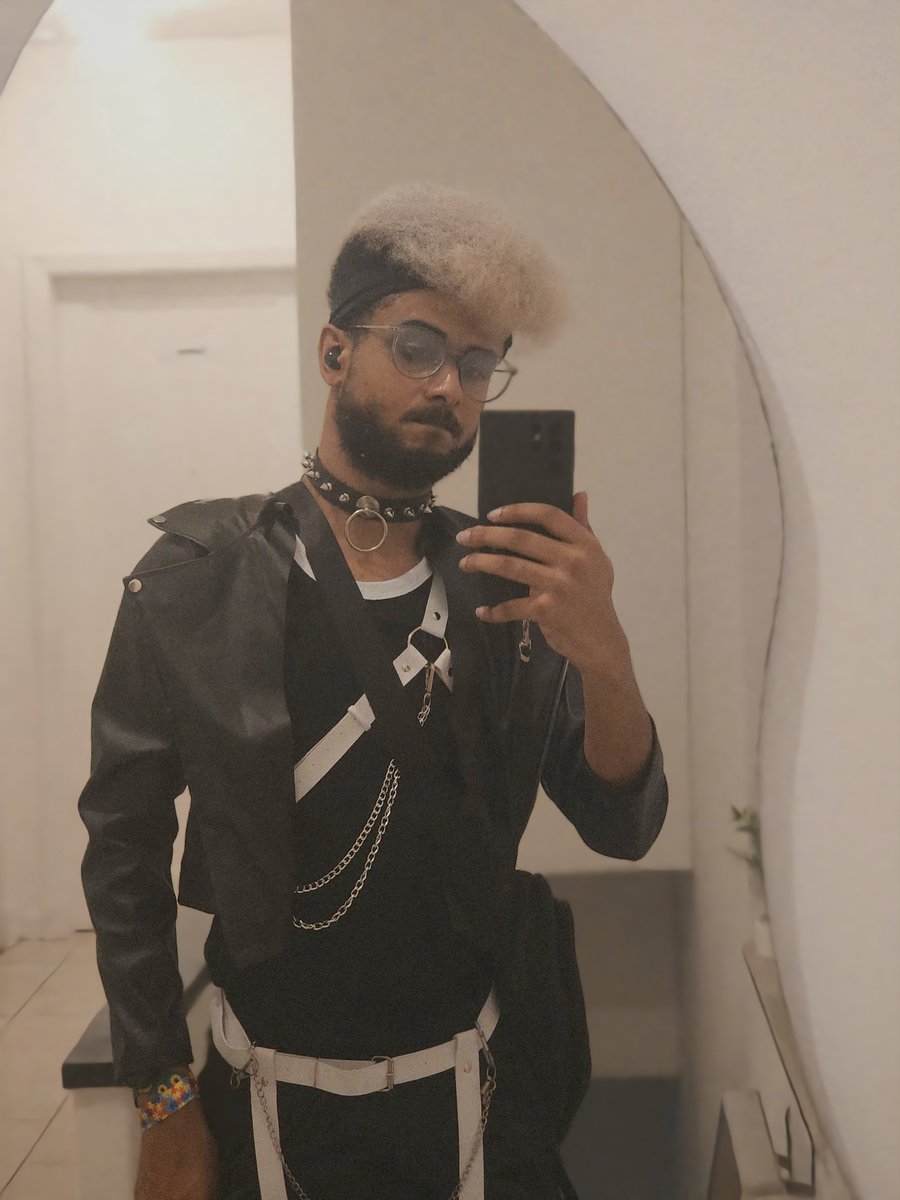 cu comido com clitóris esticado da mulher elástico tweet media