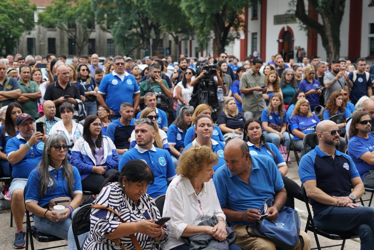 Recordamos a los miles de trabajadores y trabajadoras. Muchos delegados, que fueron perseguidos y desaparecidos por defender derechos y organización sindical.
La memoria fortalece el presente y proyecta el futuro del movimiento obrero.