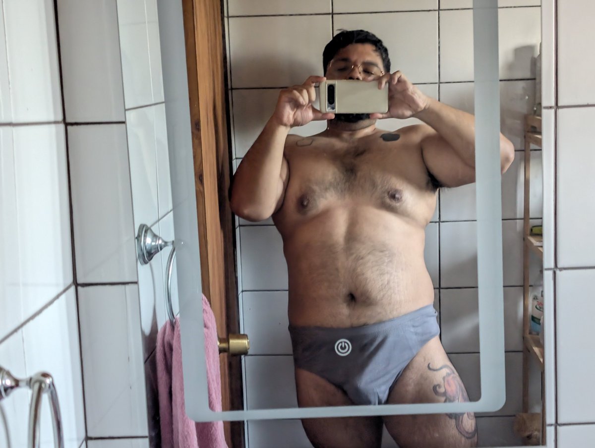 martinalberto's tweet photo. 😌
#gaybear #bear #moobs https://t.co/2b4lOD0TSC