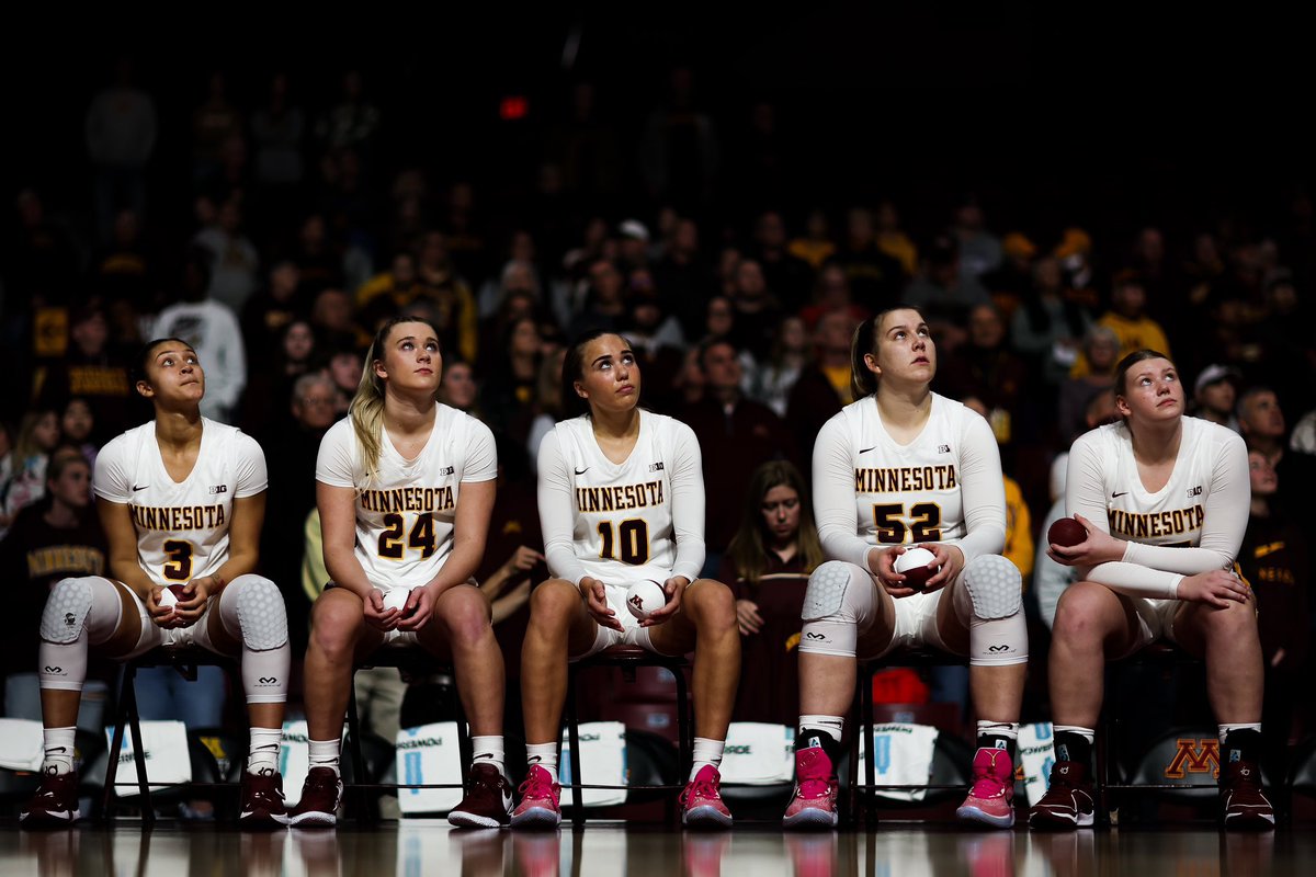 MichaelMDickson's tweet photo. Gophers UCLA
Great game at the half! Go #gophers!
 Picture via @GopherWBB https://t.co/s2s0GmEeOb