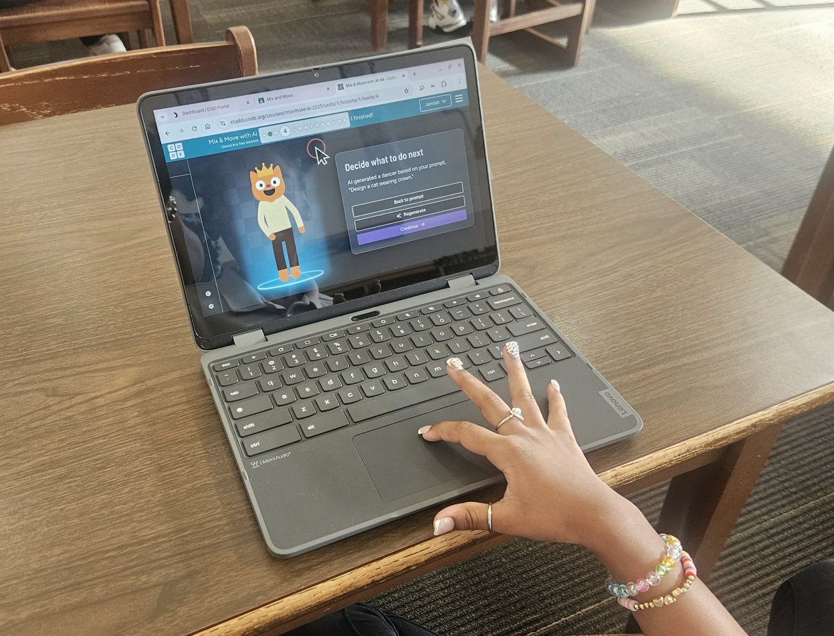 Librarian Kimberly Wooten tweet media