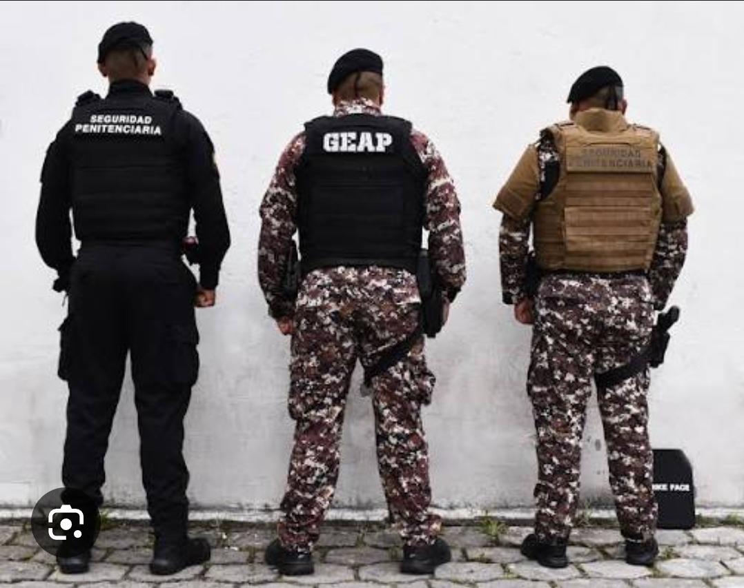 enindefension's tweet photo. URGENTE: @JohnReimberg #Ministrointerior regresando al tema de los grilletes, Agentes Penitenciarios y personal administrativo del #SNAI comentan que faltan #grilletes para cumplir las disposiciones de los jueces, los pocos que hay tienen fallas técnicas
¿Y los nuevos grilletes? https://t.co/gE7rfaJWI7