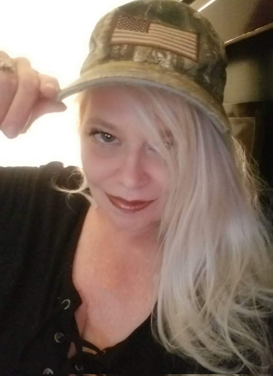 ᒪᗩᑎE tweet media