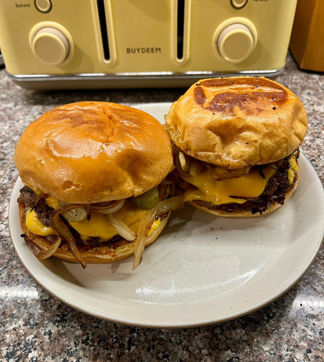 Cale 🥬 tweet media