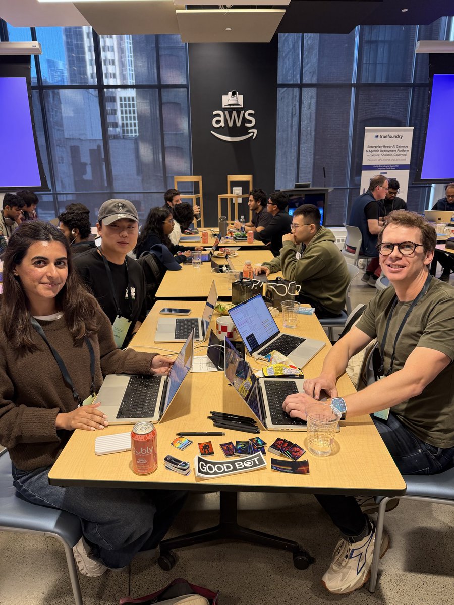 Macroscope tweet media