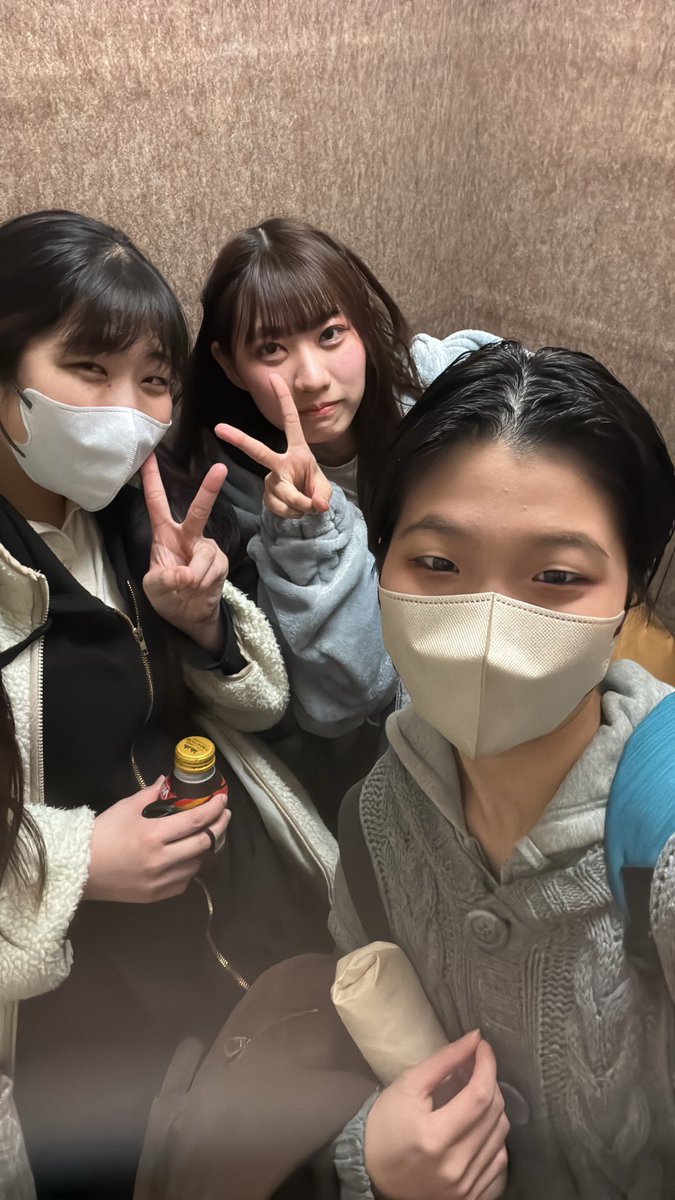 Lai__ei7's tweet photo. 初日ありがとうございました！

本日2日目です！
お気を付けてお越しください

 #苹果の赤
 #碗プロダクション https://t.co/uJlR5GzXMa