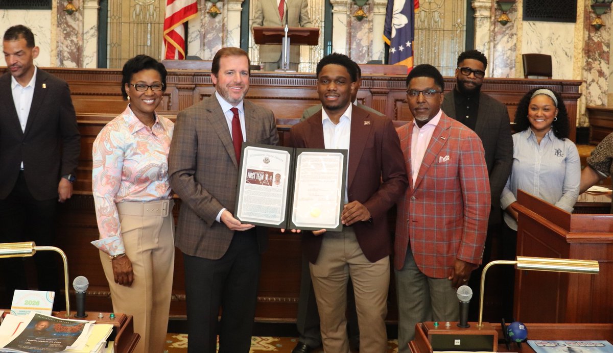 HailStateMBK's tweet photo. Josh Hubbard was recognized at the Mississippi State Capitol on Wednesday for his prolific accomplishments up to this point in his career 👏

#HailState | @jhubb_3 https://t.co/3wqZE001DH