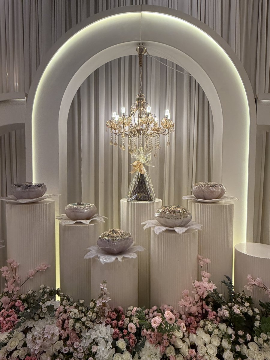 𝐿𝑒𝑛𝑎 ⭑ tweet media