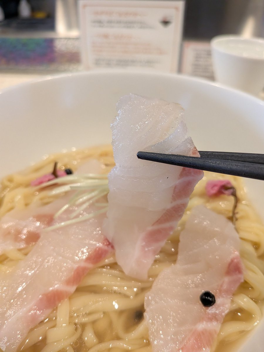 タキ タキ tweet media