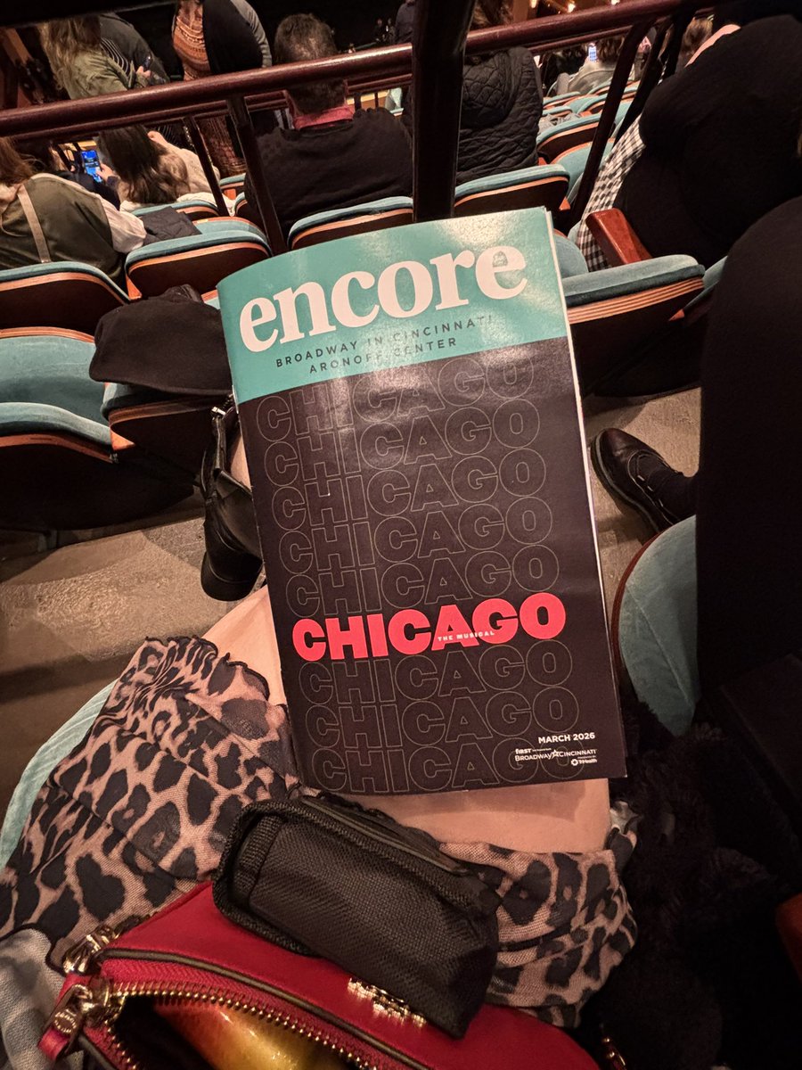 jenna bug ♡ 132 days till ari ! tweet media