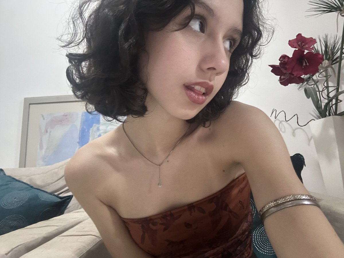 carolina tweet media