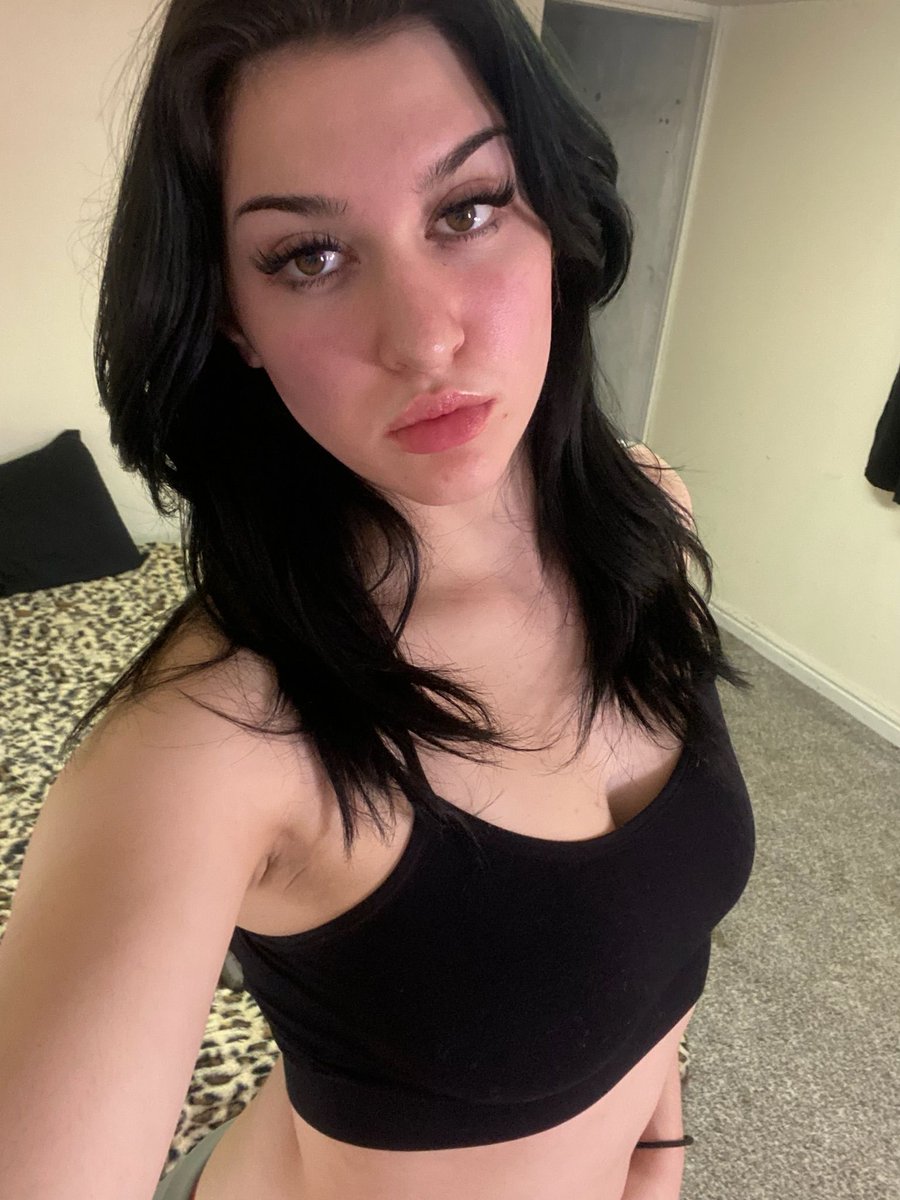 BrayaDeLune tweet media