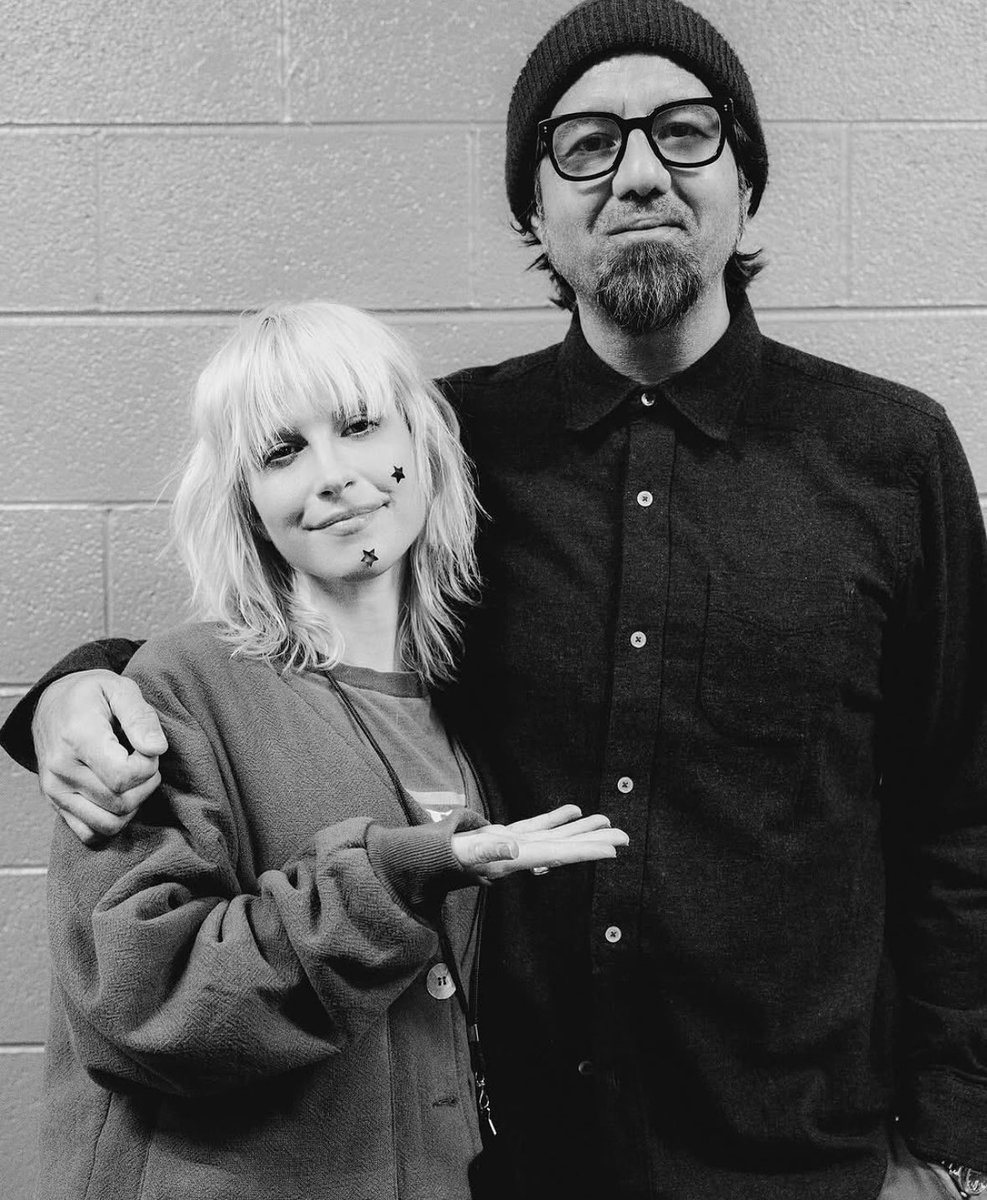 Hayley Williams (Paramore) and Chino Moreno (Deftones) photographed together 1 year ago.