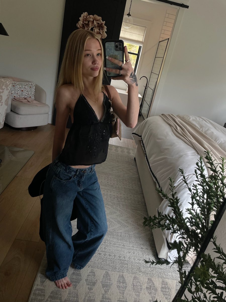 Emily Rae (@EmilyRaebae) / Posts / X
