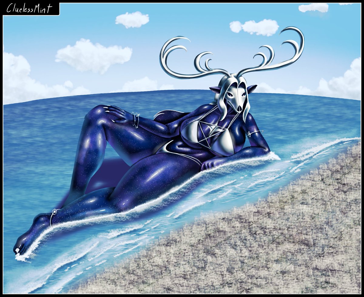 she doesnt really get the concept of "going to the beach" since its thinner than her palm, but shes a nice view still
#macro #sizetwitter